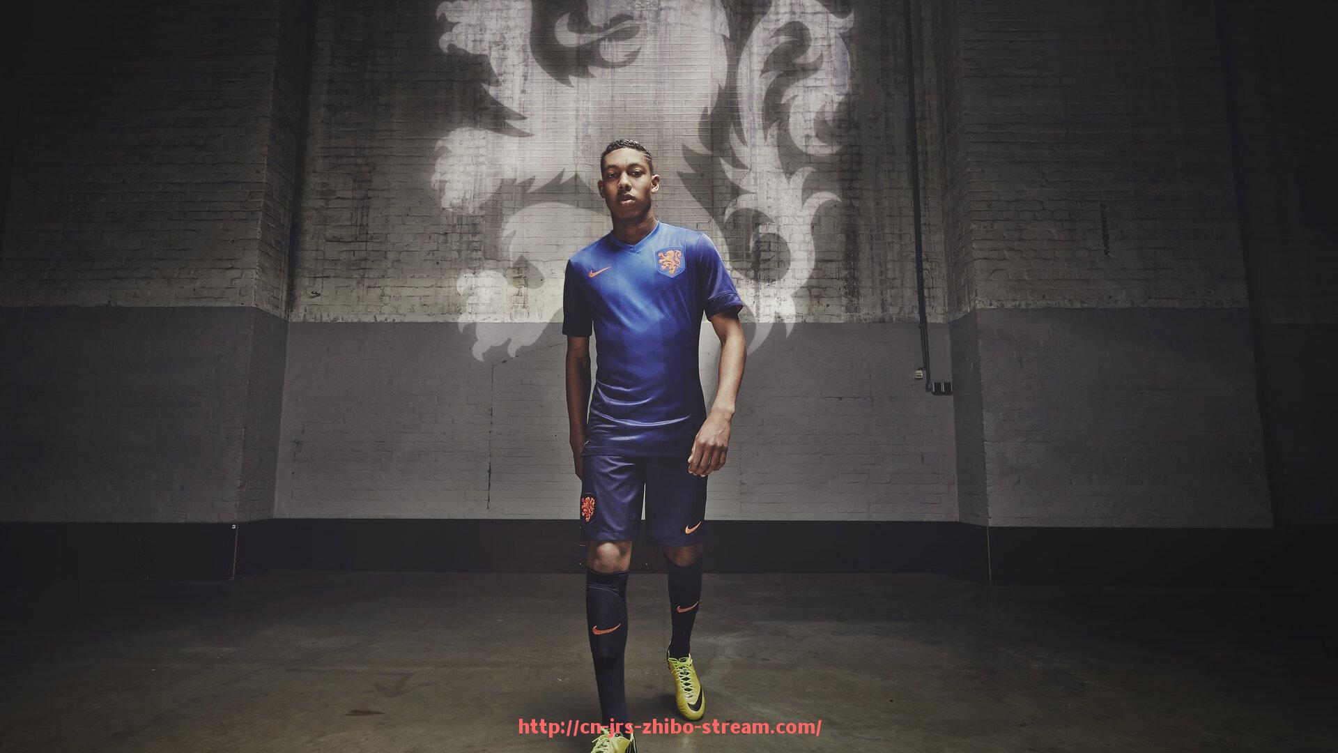 jrs直播-欧冠前场哨音战术意义解析：裁判与球员之间的博弈细节